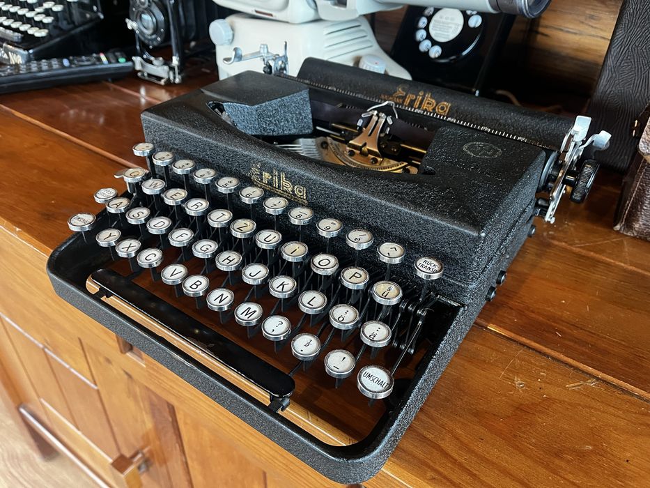 Antiga maquîa de escrever Erika