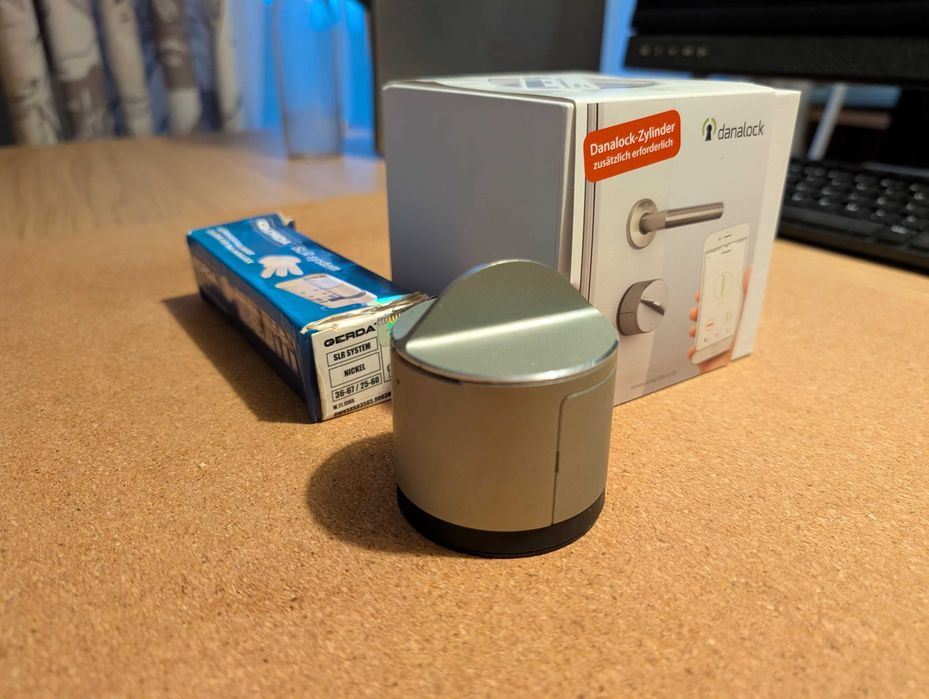 Smart zamek do drzwi Danalock v3 Zigbee Bluetooth + wkładka Gerda