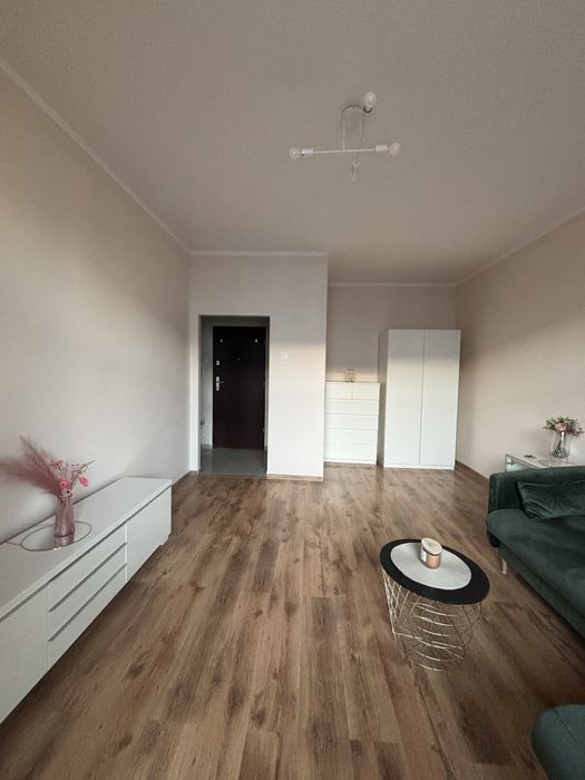 Na wynajem duża kawaleka w samym centrum