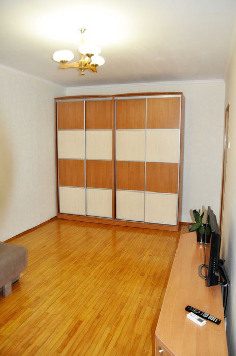 Продаж 2-кімнатної квартири вул. С. Олійника