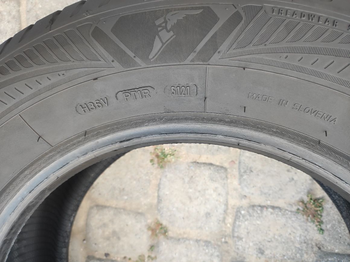 215.65.16 Dwie opony Wielosezonowe Goodyear Vector 4 Seasons Gen-3