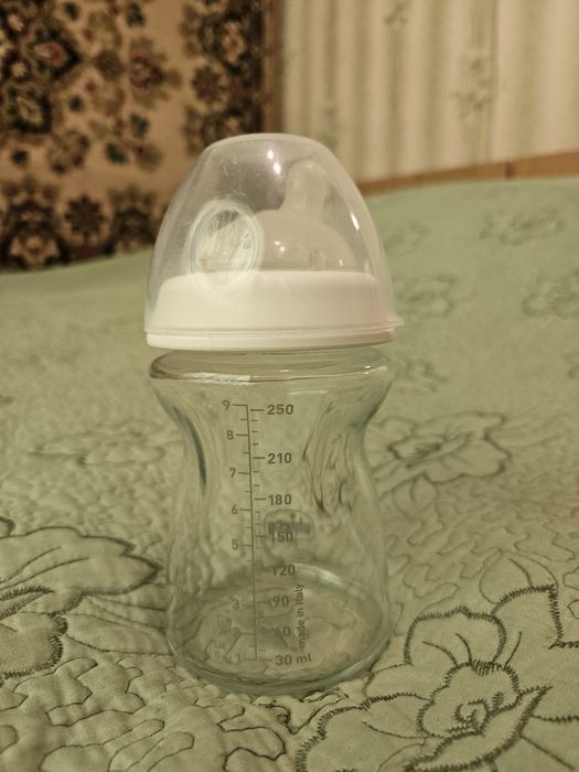 Дитяча склянна пляшечка