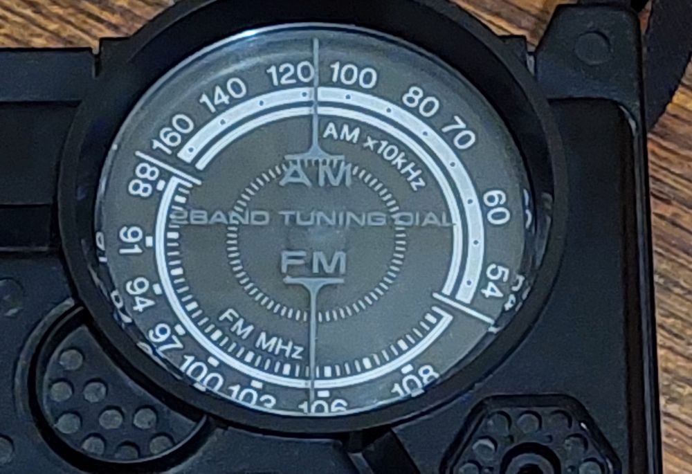 Кассетный японский  магнитофон Sanyo 8500 c приемником