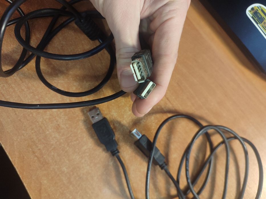 Продам 2 кабелі перехідники з USB мама-тато 1,8 м та 1 м
