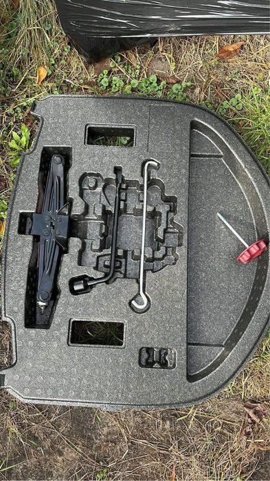 Wkład stryropian koło zapasowe lewarek klucz toyota corolla e21 kombi