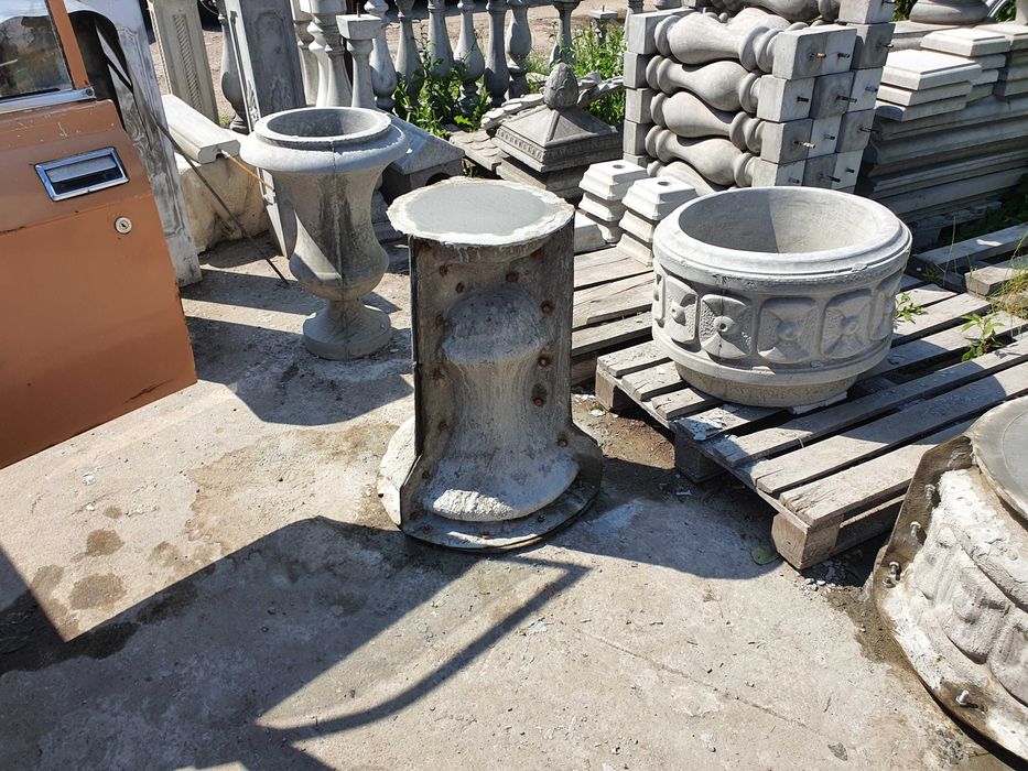 Формы для бетонных балясин бу. Из стеклопластика. Колооны, цветники.