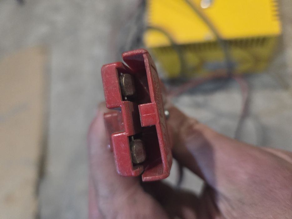 Prostownik / Ładowarka  12V 20A