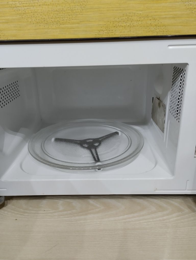 Мікрохвильова піч WHIRLPOOL MWD 120 BL
Код товару: 6363039

Код скопій