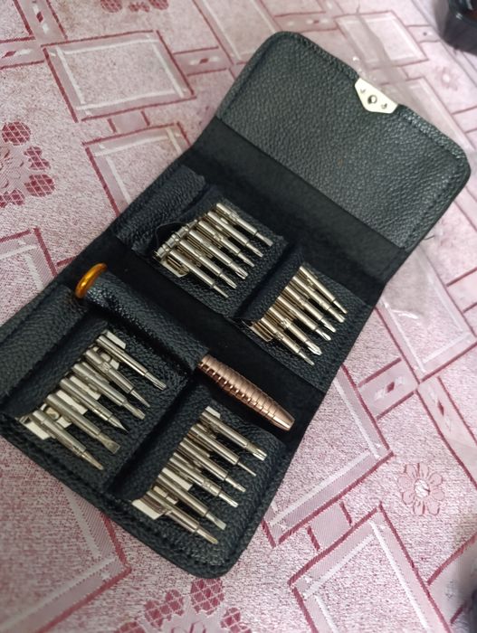 Precyzyjny śrubokręt cały zestaw futerale ze skórki ekologicznej