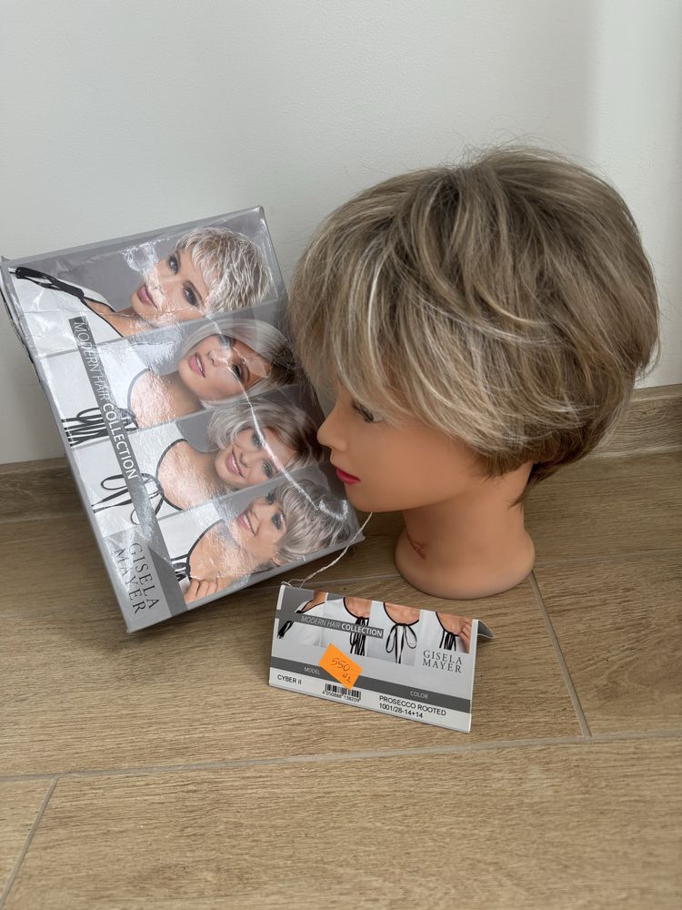 Peruka Gisela Mayer nowa z metka cyber II krotka blond z refleksami