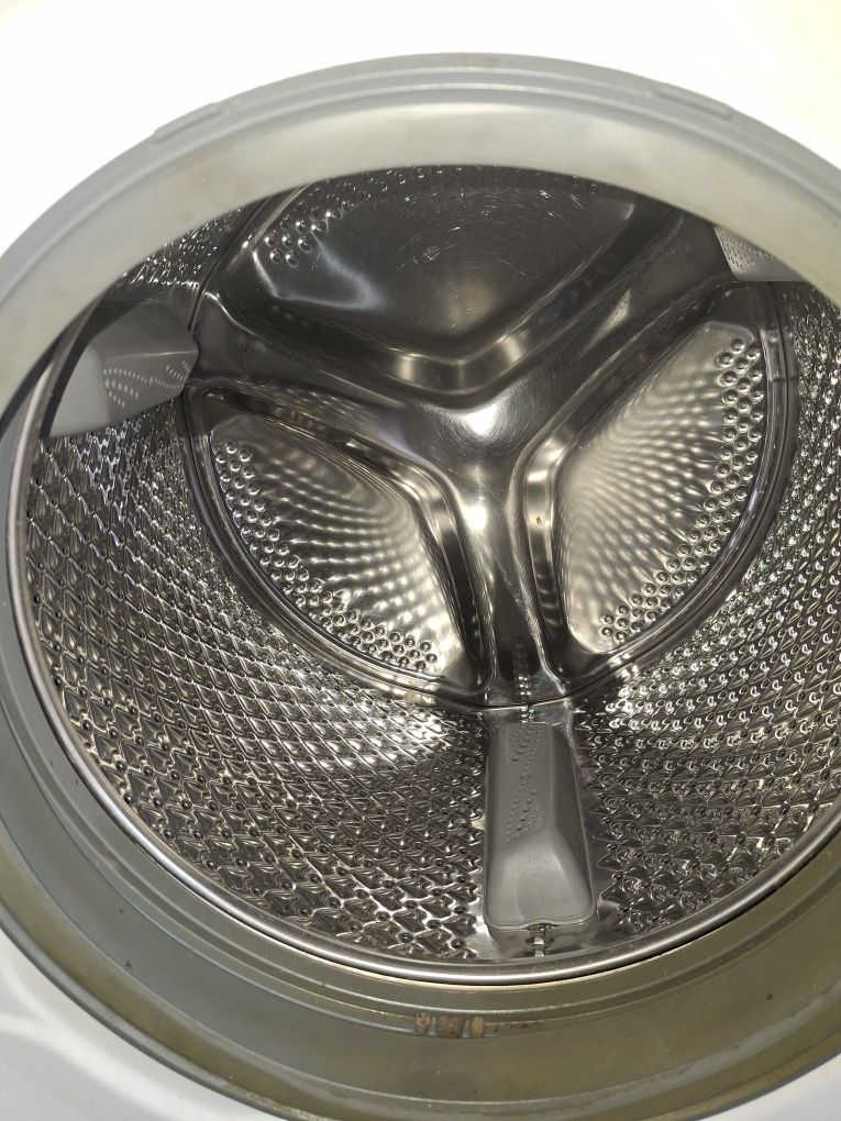 Продам пральну машину на 10 кг