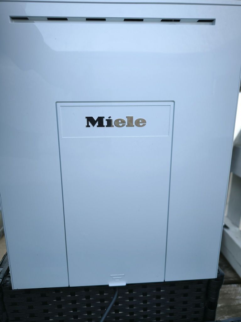 Кофемашина кофеварка отдельностоящая MieЛe CM 7300 7350