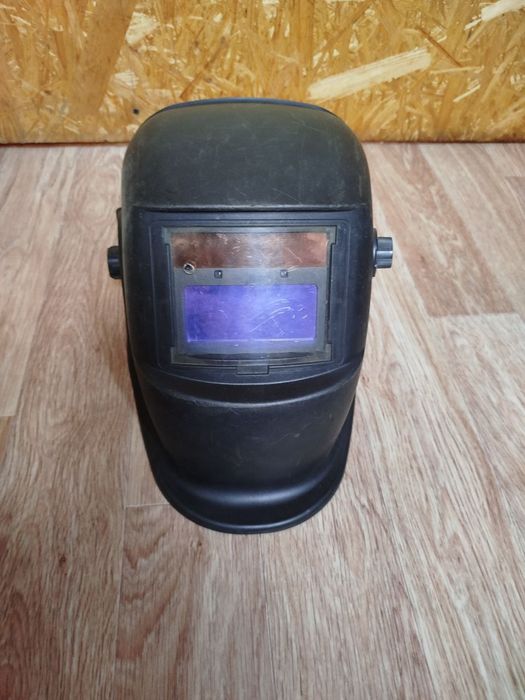 Продам инверторный сварочный аппарат ПАТОН НКО - 200 + маска хамелеон