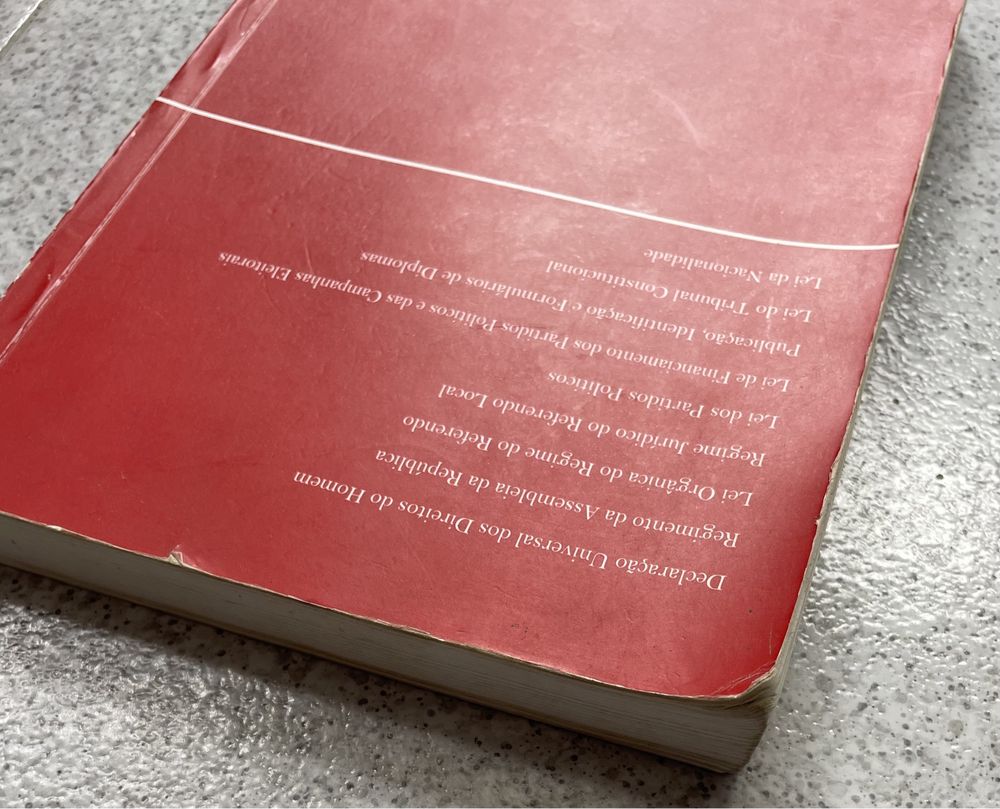 Livro: "Constituição da República Portuguesa"