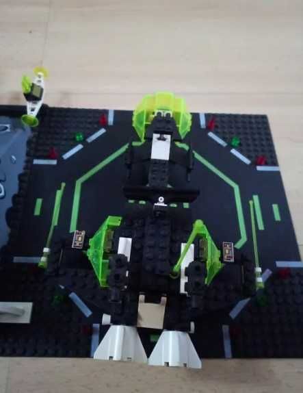 Lego System 6988 - Base Blacktron Alpha Centauri