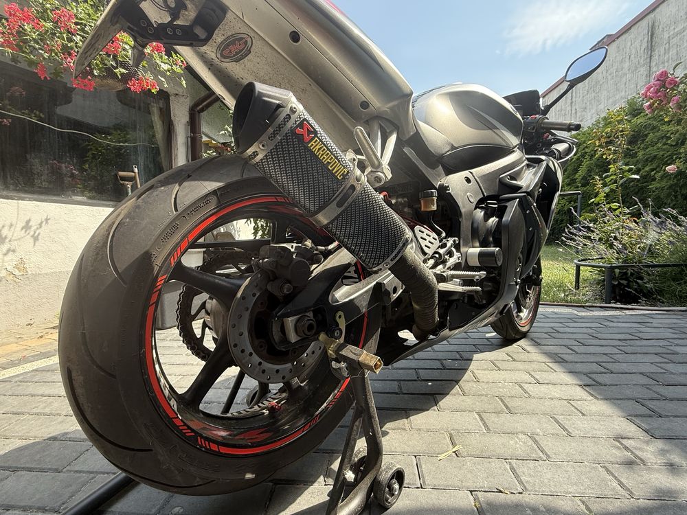 Yamaha r6 2003 rok