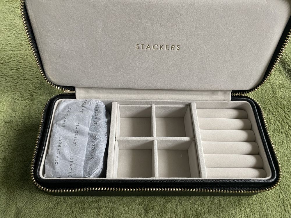 Miękkie pudełko na biżuterię Travel Large marki Stackers