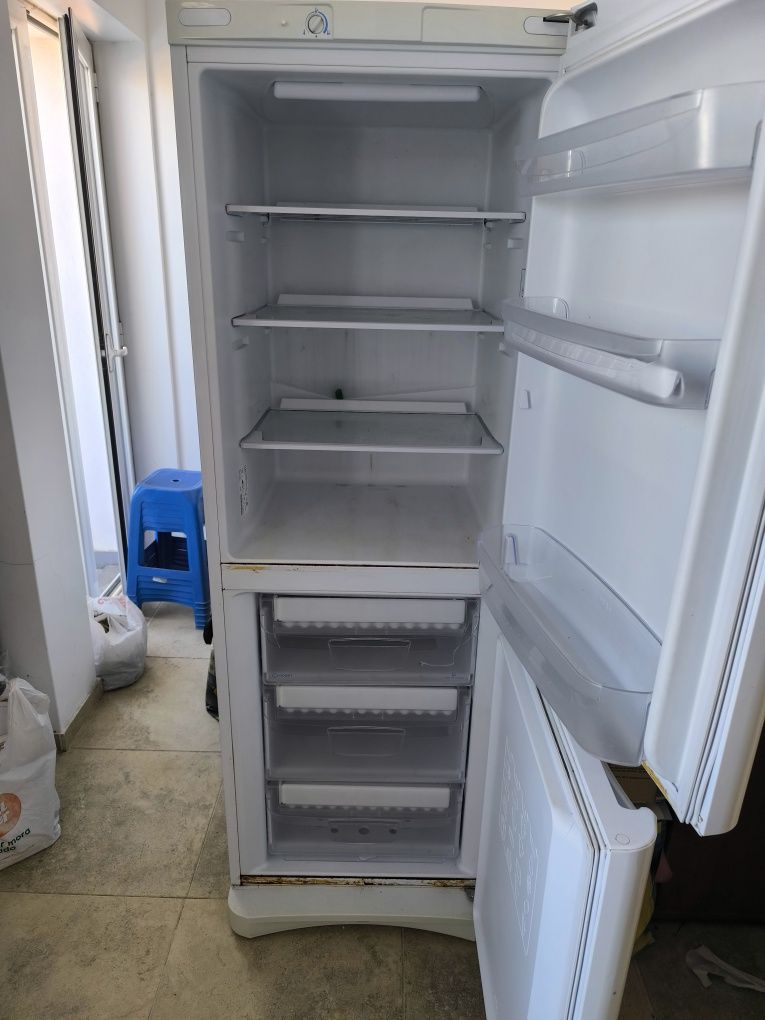 Combinado Indesit classe A+