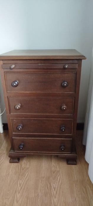 Camiseiro/mesinha de cabeceira