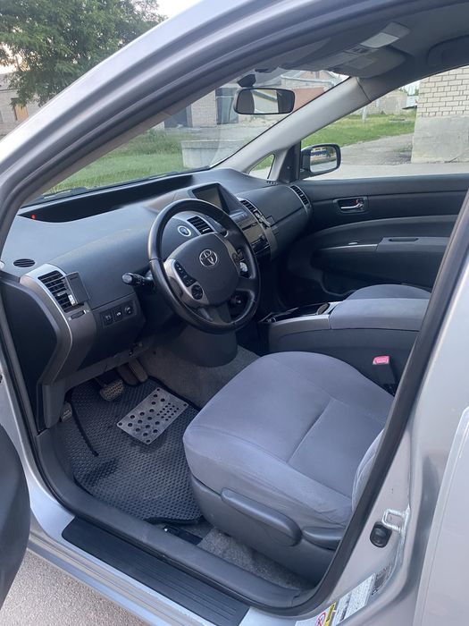 Продам Toyota Prius