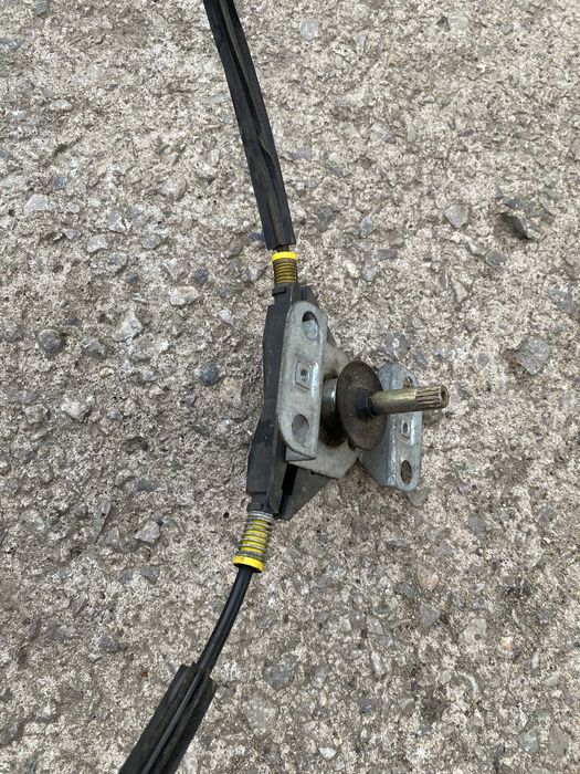 VW Passat B4 kombi mechanizm podnosnik prawy tyl