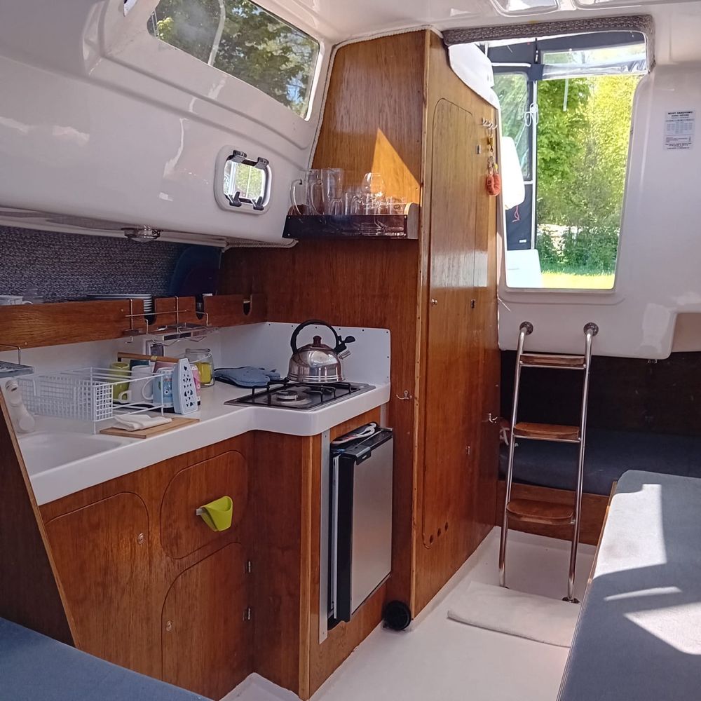 Houseboat czarter wynajem Laguna 700 cruiser