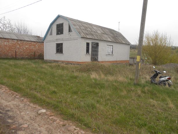 Недобудований будинок в смт Лисянка