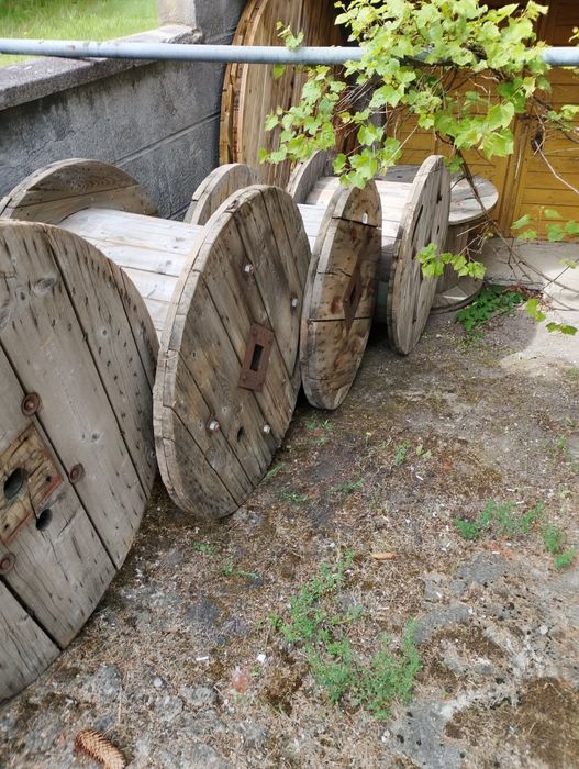 Szpule drewniane bemben drewniany stół ogrodowy blat drewniany