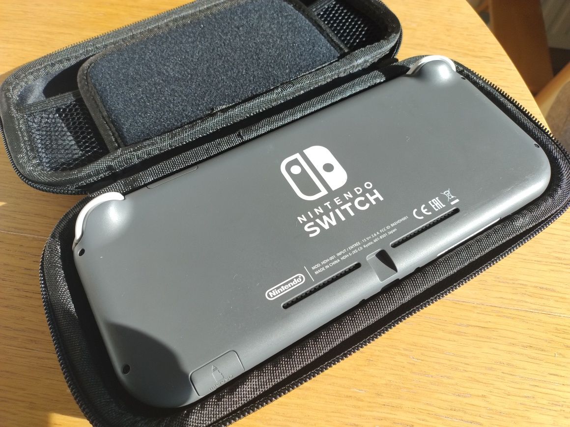 Nintendo Switch Lite plus pakiet 7 gier