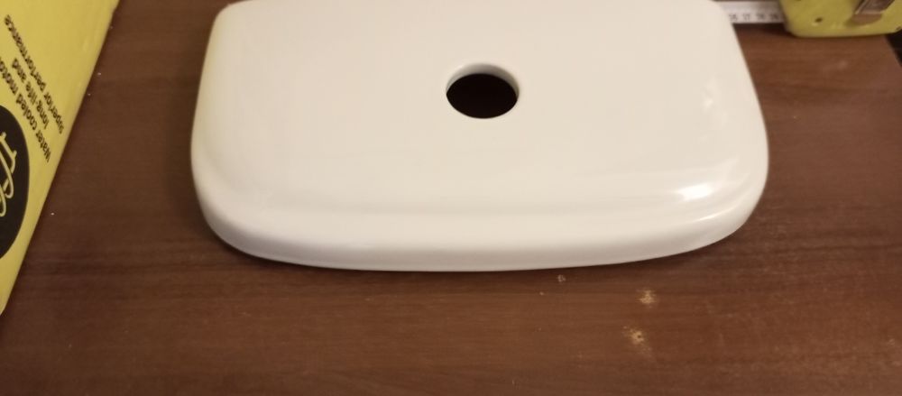 Кришка до бачка унітазу, відмінний стан, розміри на фото