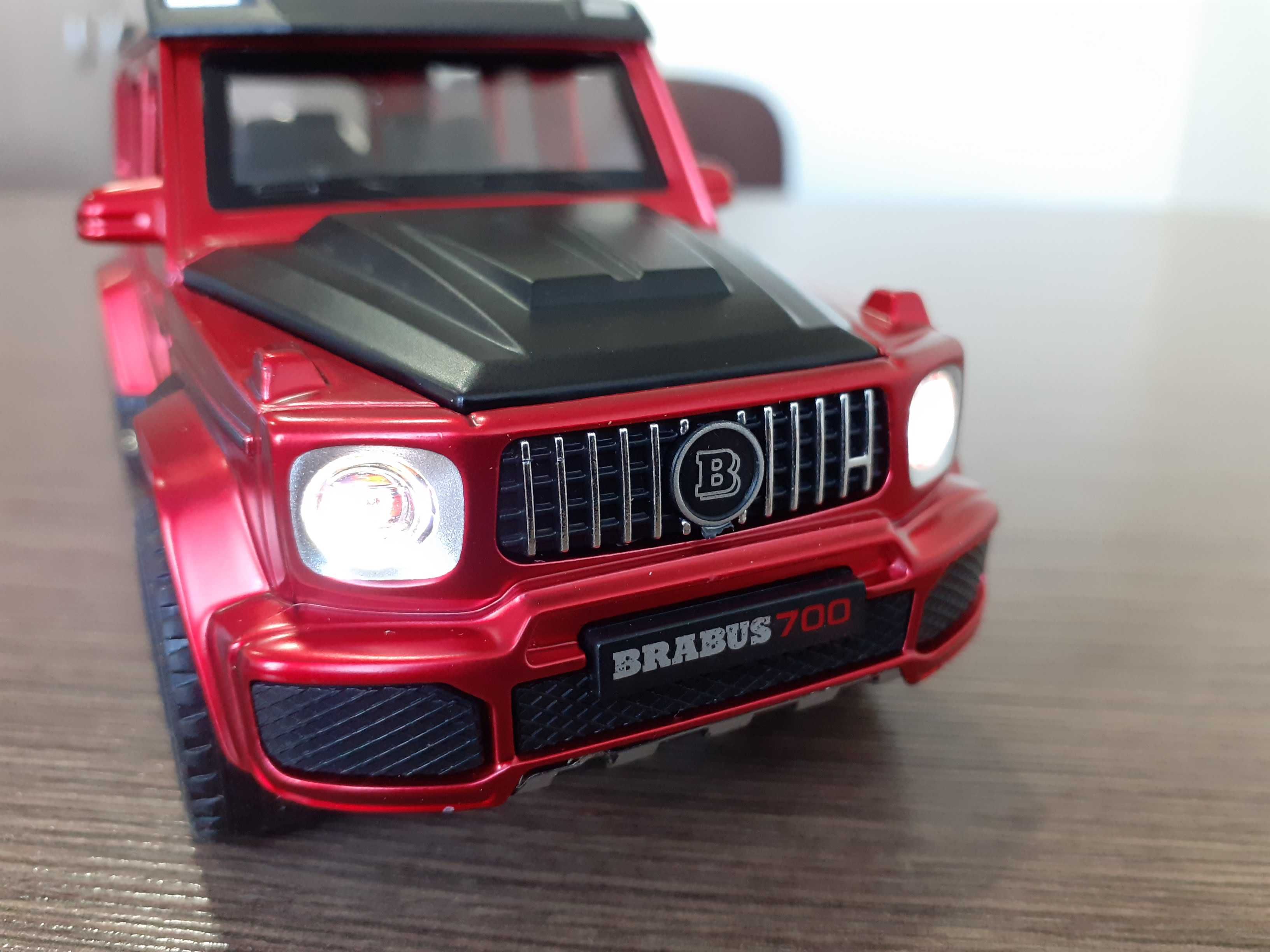 Mercedes G700 G65 BRABUS 1:32 napęd światła dźwięk