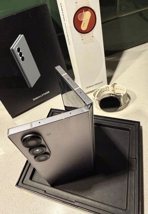 Z Fold 6 512GB + Galaxy Watch 7 40mm