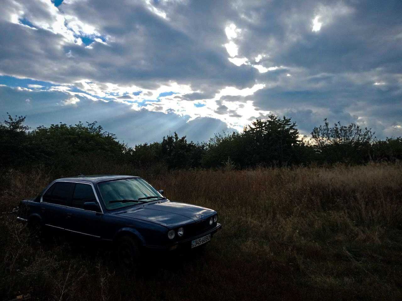 Продам BMW e30 316