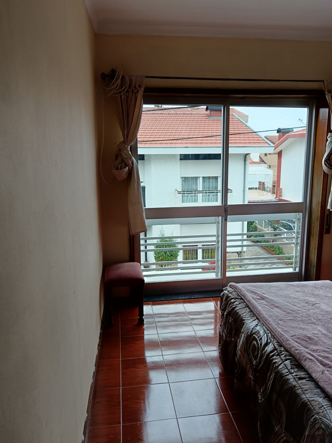 Quarto para arrendamento mensal