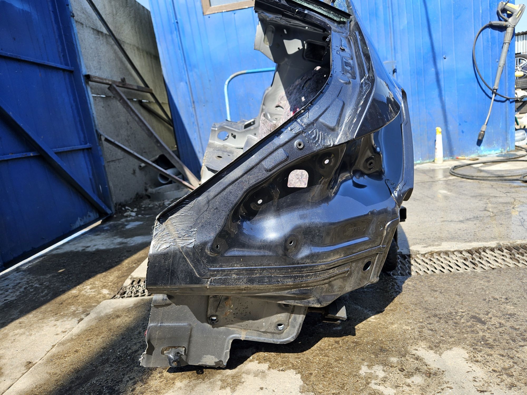 Крило,четверть Мерседес CLS w218