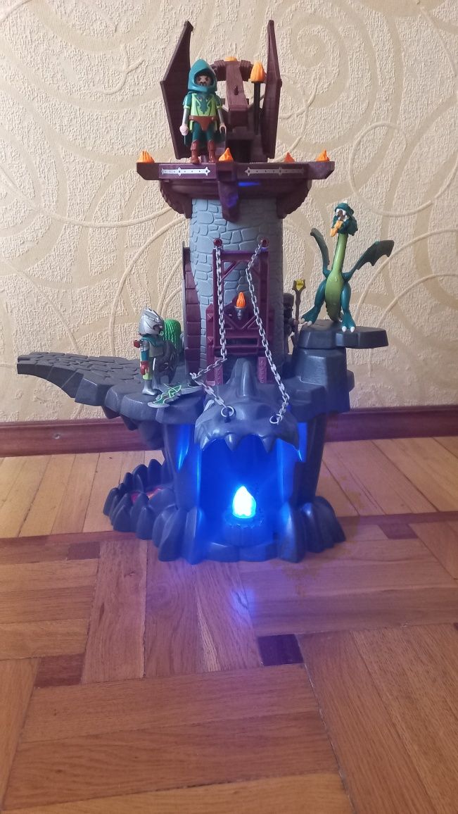 Продам фортецю-башню дракона Playmobil
