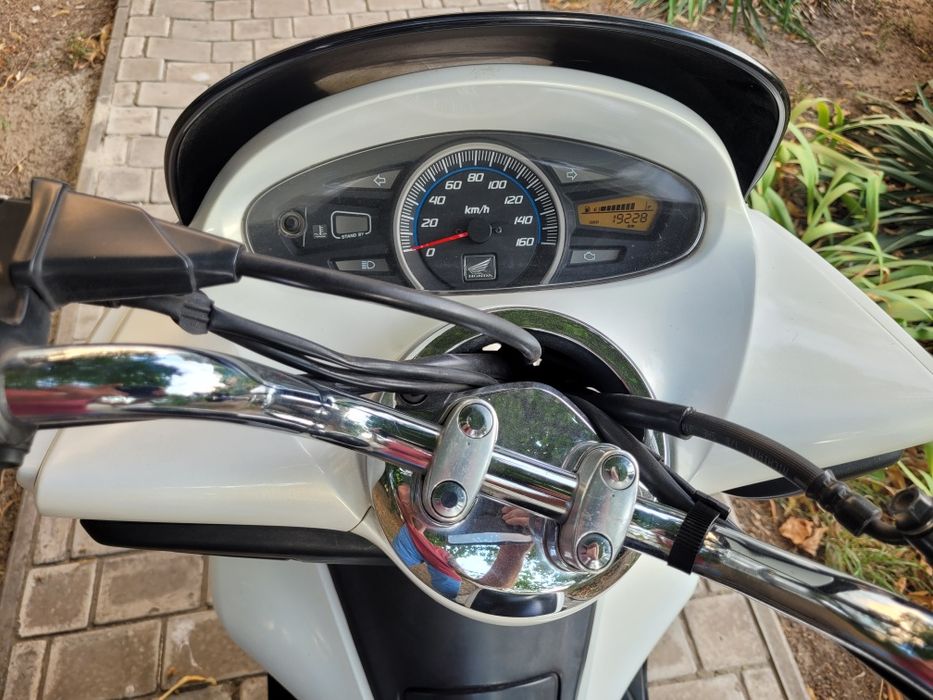 Продам скутер Honda pcx 125