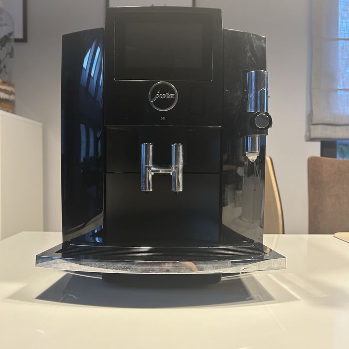 Ekspres do kawy Jura s8