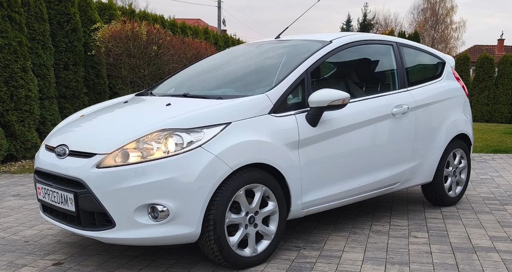 Ford Fiesta Fiesta 1.6 benzyna Titanium SZWAJCARIA
