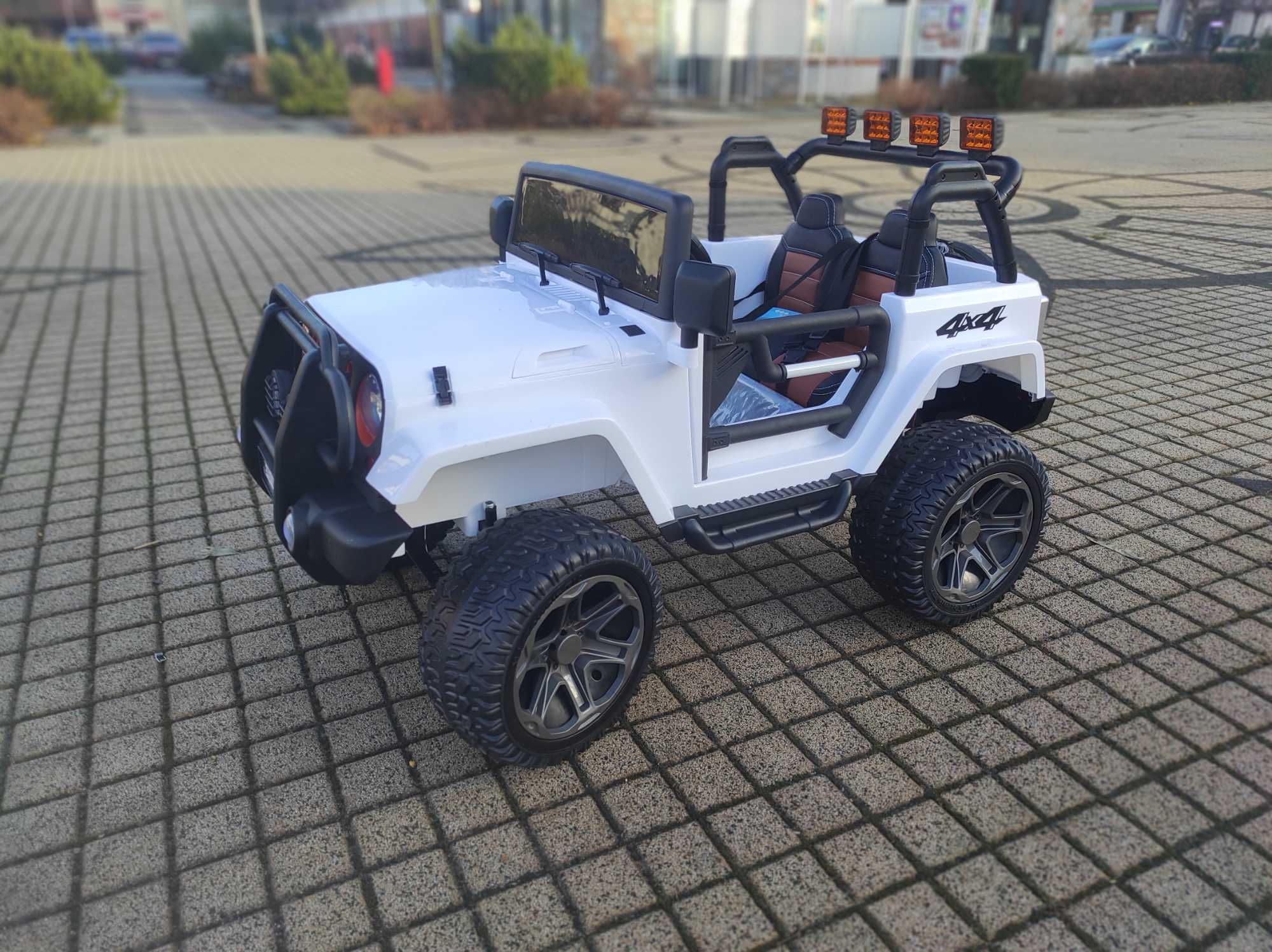 Auto Na Akumulator - Jeep Monster - 4x4 DUŻY MODEL - Miękkie koła