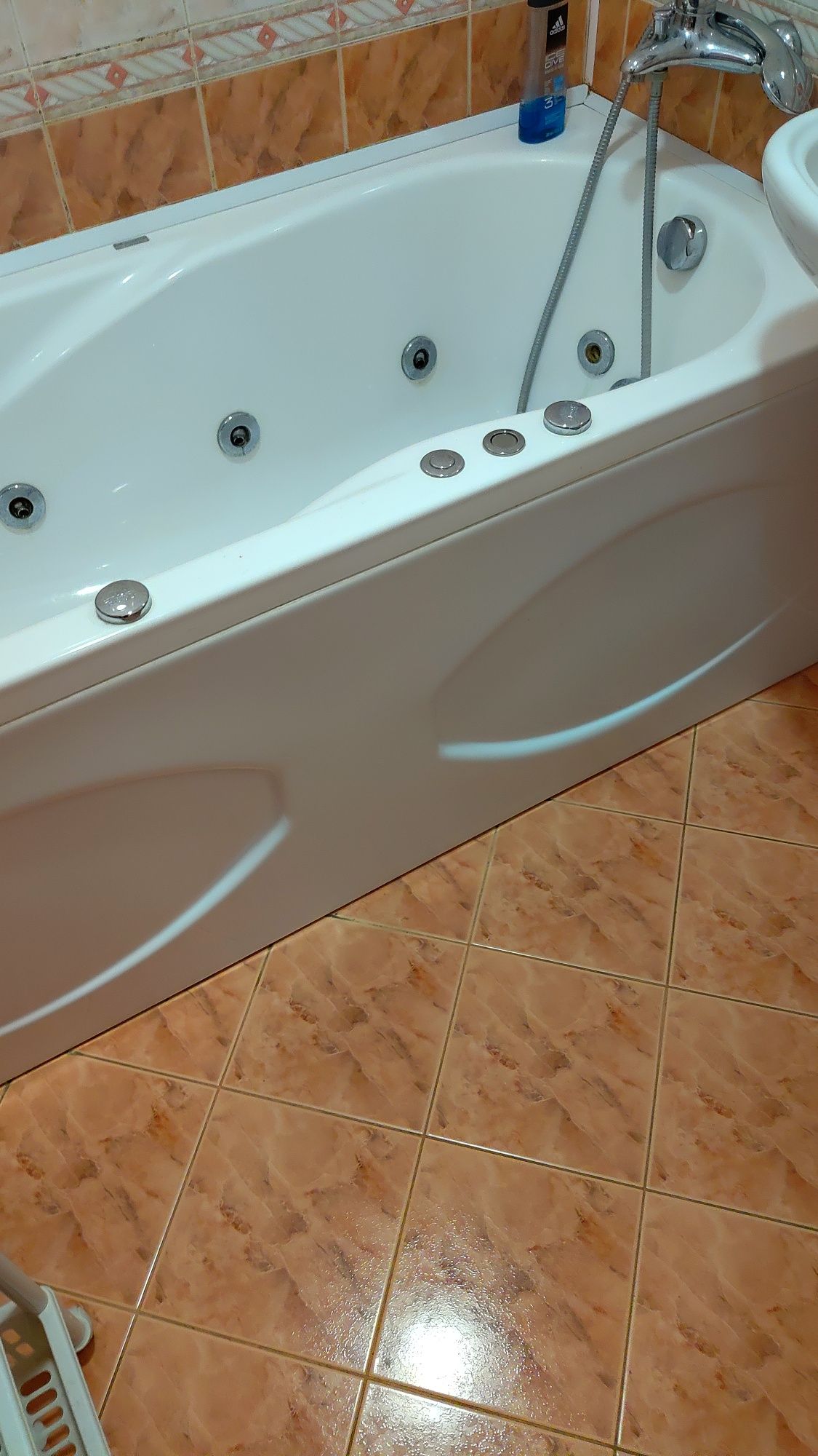 Sprzedam wannę z hydromasażem z firmy pulspa