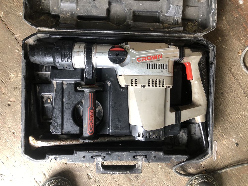 Перфоратор бочковий Сrown CT18118 ВМС
