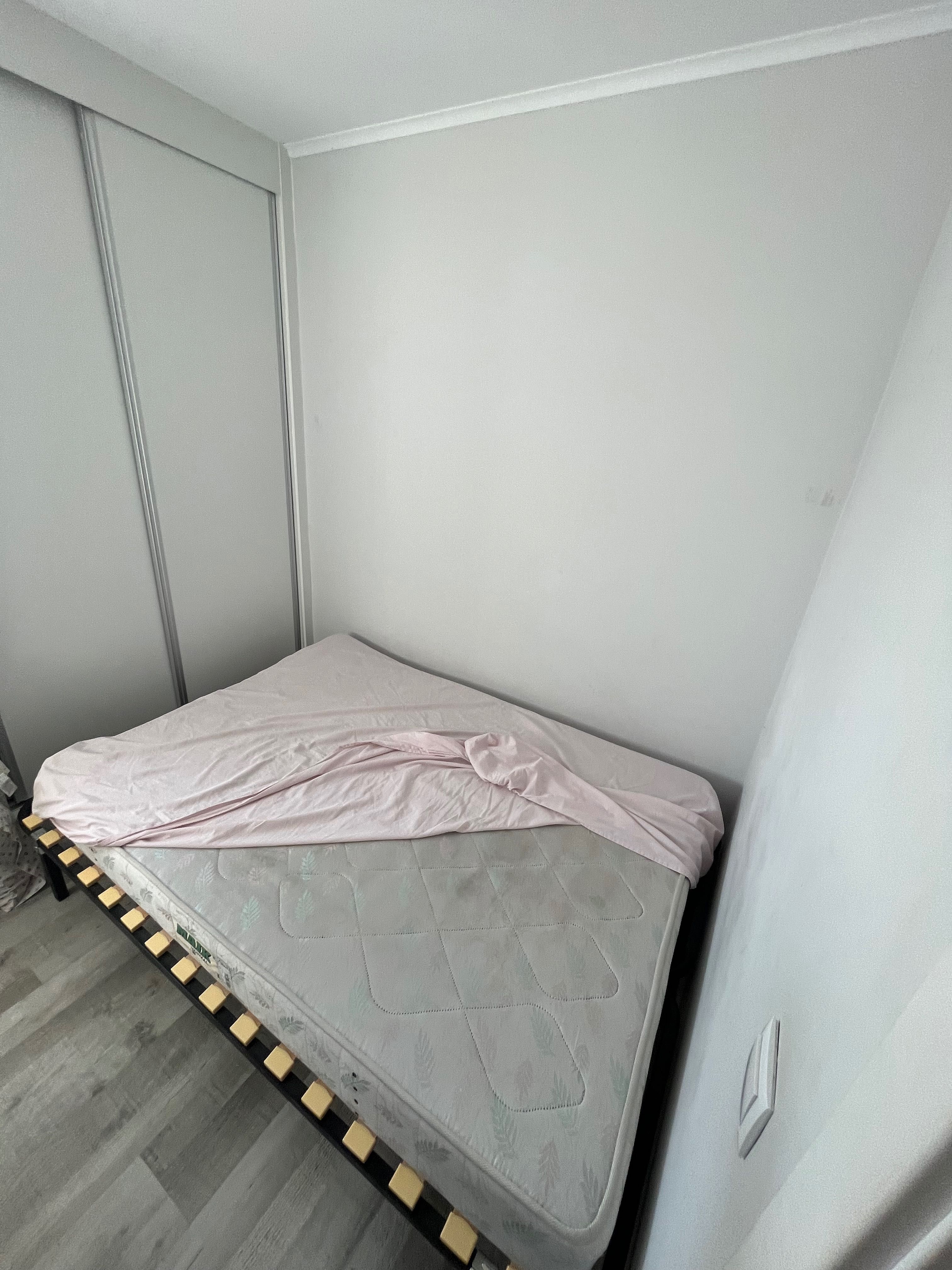 Combo cama + colchão seminovos – Retirada imediata no Barreiro