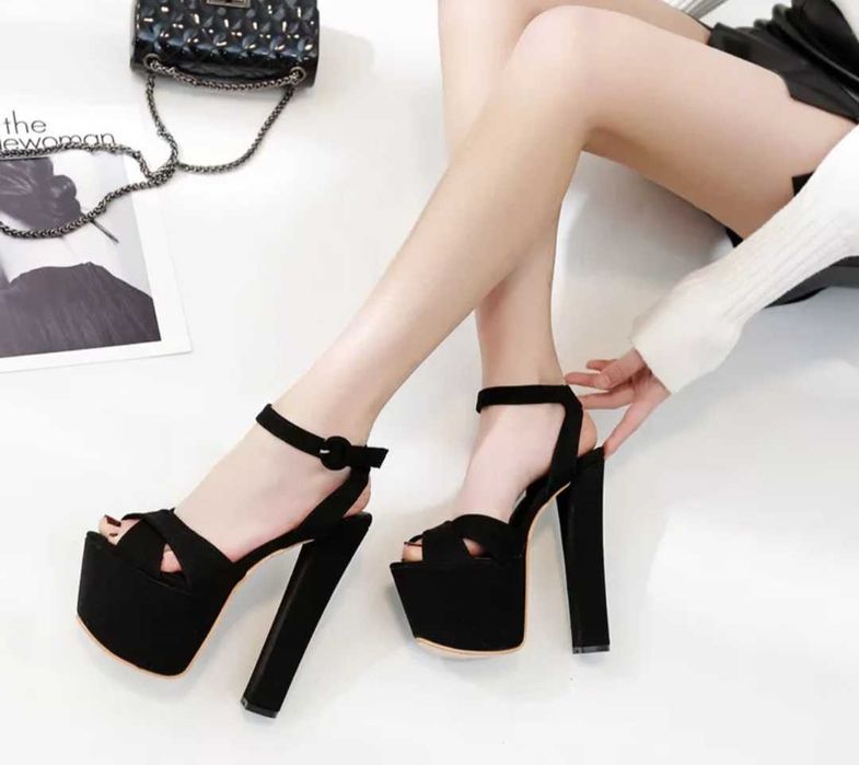 Sandálias de Salto Alto com Plataforma