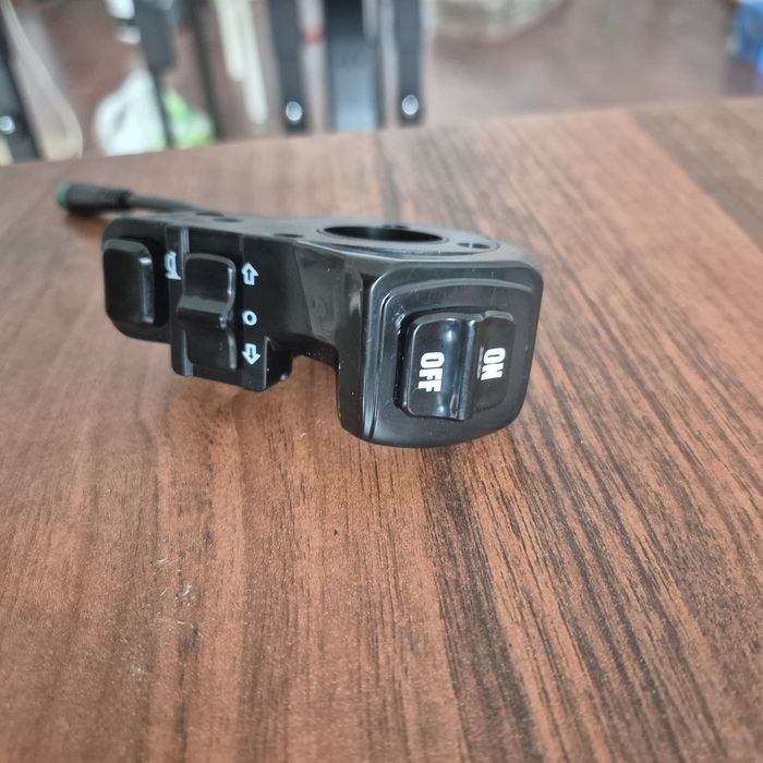 Przełoncznik świateł do kukirina g2 max