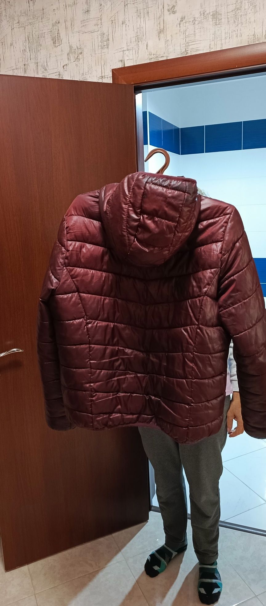 Продам куртку  в  гарному стані