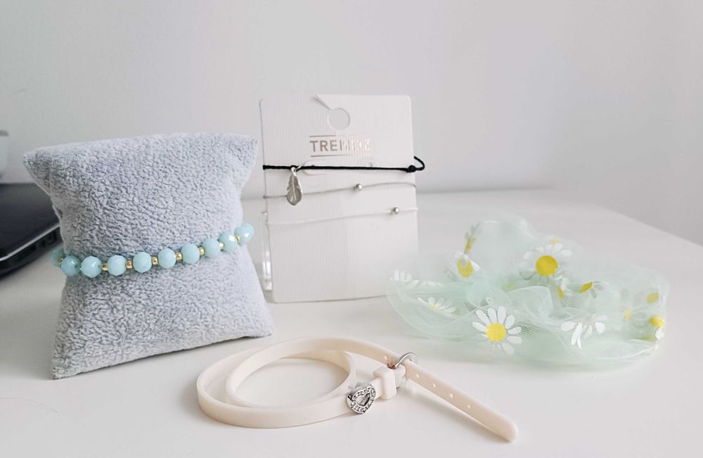 Gumka do włosów i bransoletki