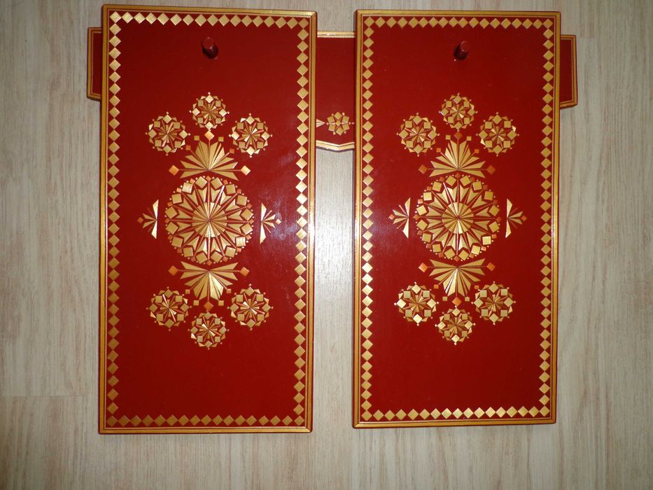 ozdobne drewniane deski do krojenia z wieszaczkiem na ścianę