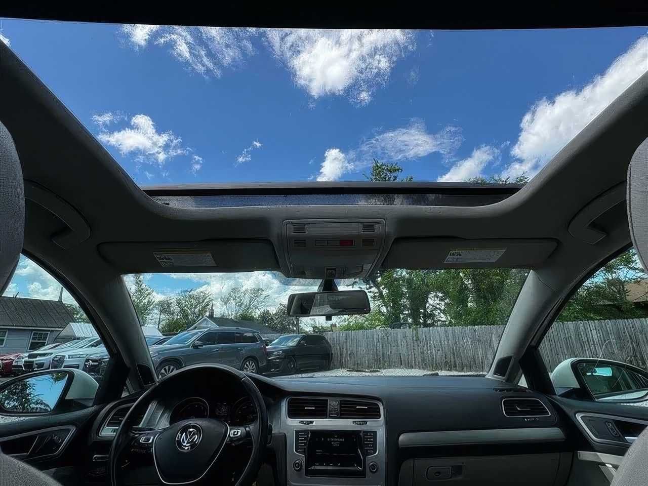 2015 Volkswagen Golf TSI SE
