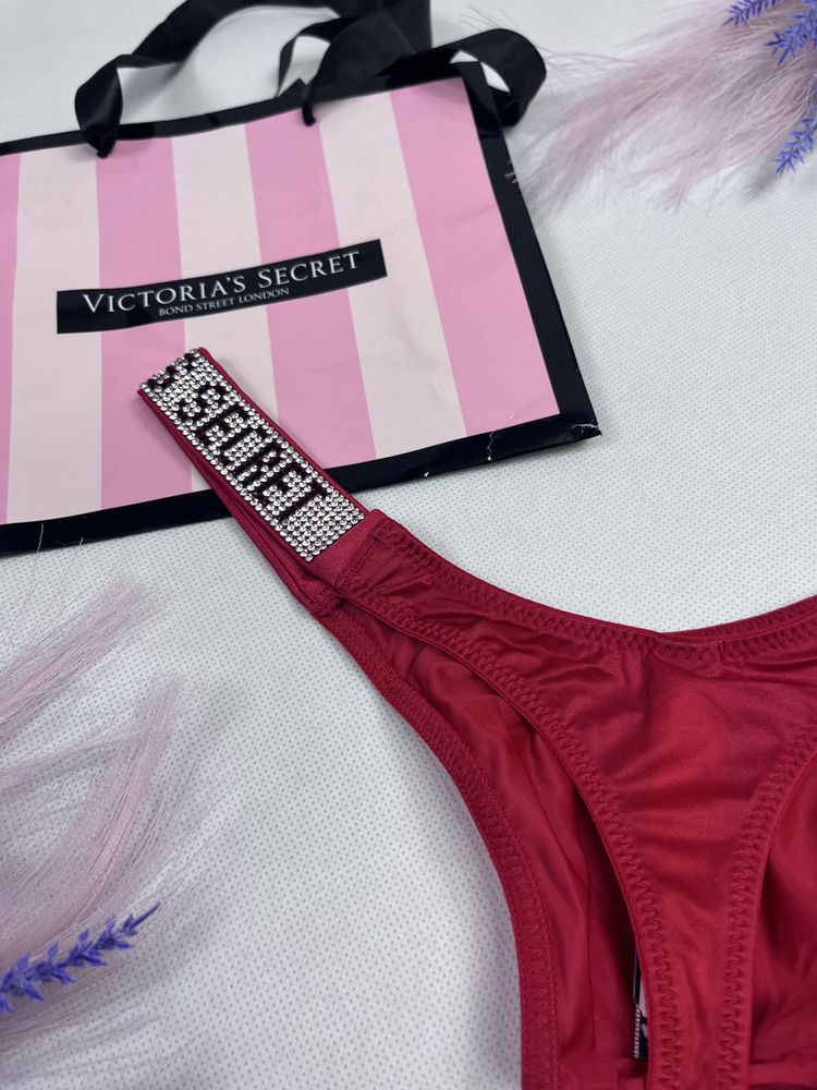 Czerwone majtki stringi z krysztalkami Victoria’s Secret rozmiar S